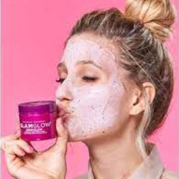 Glam Glow Berry Glow - Picture 4 of 4